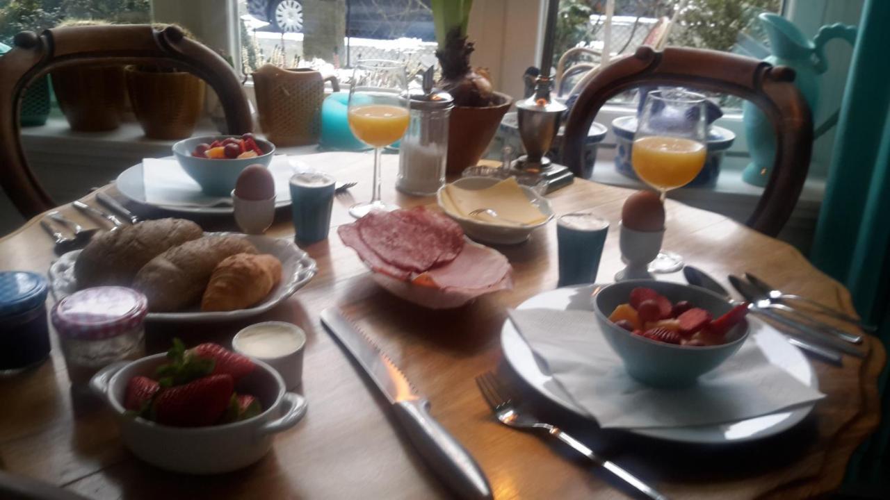 アイントホーフェン Place 2 Be Bed & Breakfast エクステリア 写真